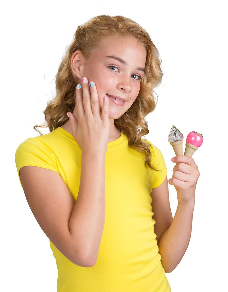 ALEX - Ongles saupoudrés de parfum doux