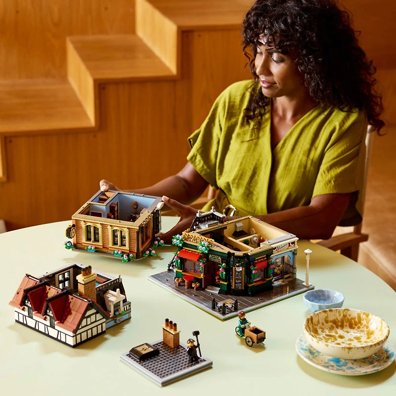 LEGO Icons La bâtisse Tudor Ensemble de construction de modèle réduit Décoration de bureau à domicile pour adultes 10350