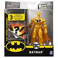BATMAN, Figurine articulée BATMAN Défenseur de 10 cm avec 3 accessoires mystère, Mission 1