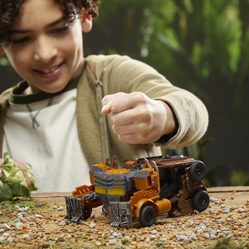 Transformers: Rise of the Beasts, figurine Buzzworthy Bumblebee Smash Changer Scourge de 22,5 cm - Notre exclusivité