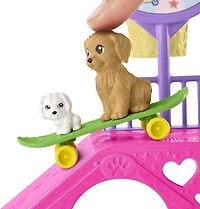 Barbie Coffret Chelsea, coffret skate-park avec poupée et accessoires