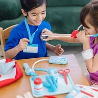 Melissa and Doug -  Doctor's Kit Play Set