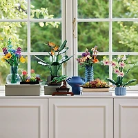 LEGO Daffodils Celebration Gift, Yellow and White Daffodil Room Decor 40747