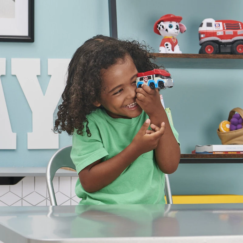 PAW Patrol, Jouet viseur Peek-A-View Vehicle Paw Patroller True Metal du film avec 4 scènes