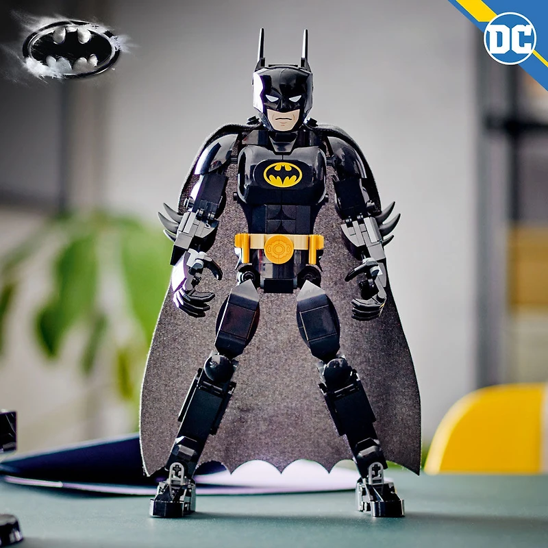 LEGO DC La figurine à construire de Batman 76259 Ensemble de jeu de construction (275 pièces)
