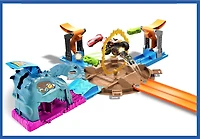 Hot Wheels Monster Trucks Stunt Tire Playset
