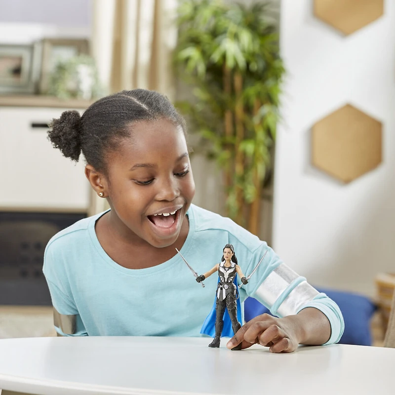 Marvel Studios' Thor: Love and Thunder King Valkyrie Toy, 6-Inch-Scale Deluxe Action Figure