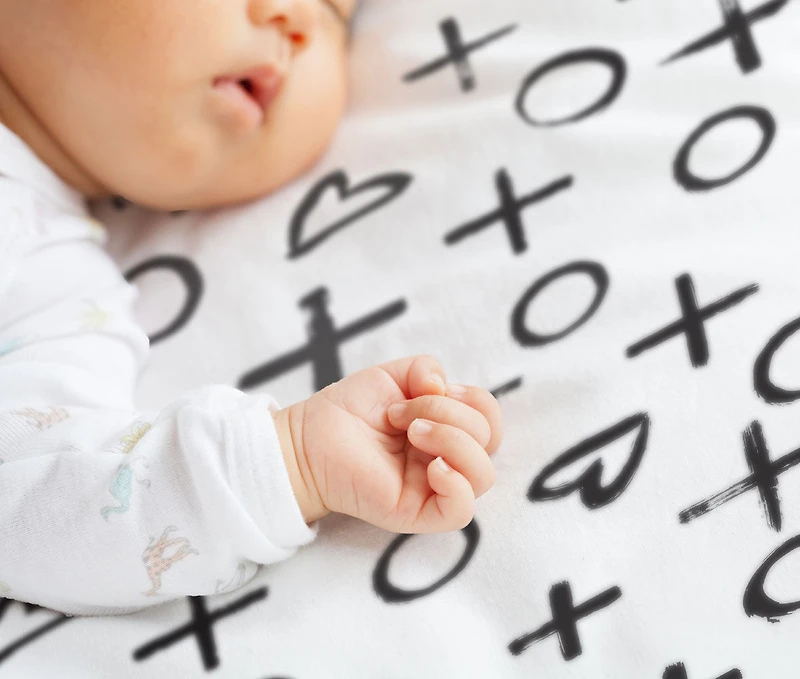 Kushies Drap Contour pour Lit de Bébé Coton Flanelle XO Noir