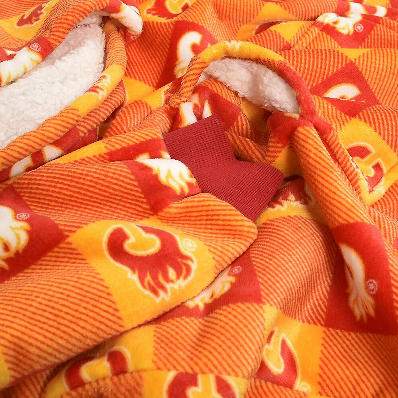 Couverture portable surdimensionnée à capuchon en sherpa des Flames de Calgary de la LNH taille unique