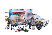 Ambulance avec secouristes et blessé