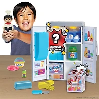 Frigo Surprise de Ryan Chef de Ryan's World, Sons et Lumières, Tableau Effaçable à Sec et Aliments pour Jouer, Paquets Surprises de Figurines, Boue, et Bien d'Autres !