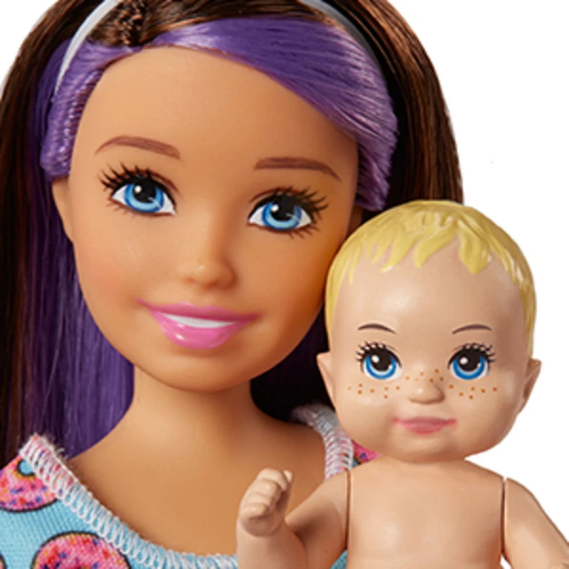 Coffret de jeu poupée Barbie ​Skipper avec chaise haute et bébé qui change de couleur