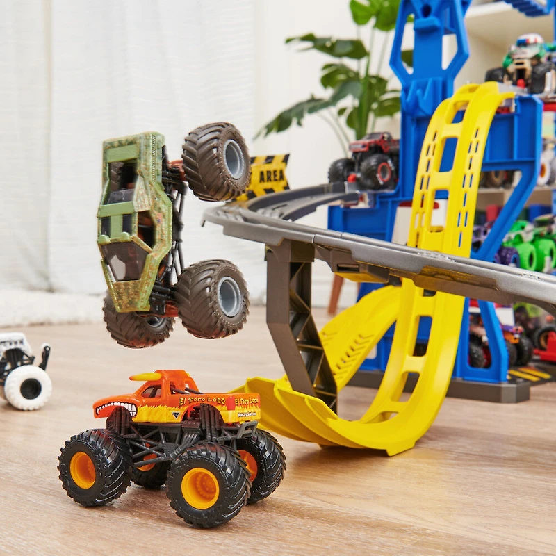 Coffret de jeu et rangement Monster Jam Garage avec monster truck Grave Digger exclusif, lumières et sons