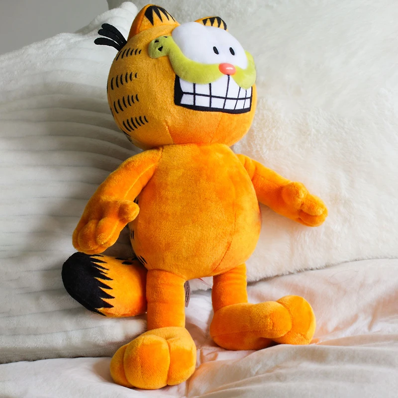 Garfield en peluche version classique- expression souriante - Moyen
