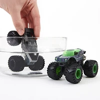 Monster Jam, Monster trucks Alien Invasion vs Soldier Fortune Black Ops officiels qui changent de couleur en métal moulé, échelle 1:64