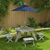 KidKraft - Ensemble de tabourets, parasol et table octogonale de bois, mobilier de jardin pour enfants, gris bois de grange et marine