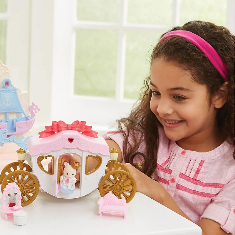 Calico Critters Royal Carriage Set, ensemble de jeu pour maison de poupée avec véhicule et accessoires