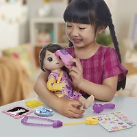 Baby Alive, Bella va mieux, coffret de poupée (cheveux bruns foncés) pour jouer au docteur