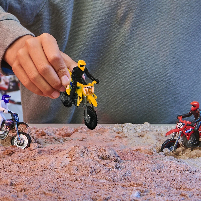 Supercross, Authentic Adam Enticknap 1:24 Scale Die-Cast Motorcycle with Rider Figure