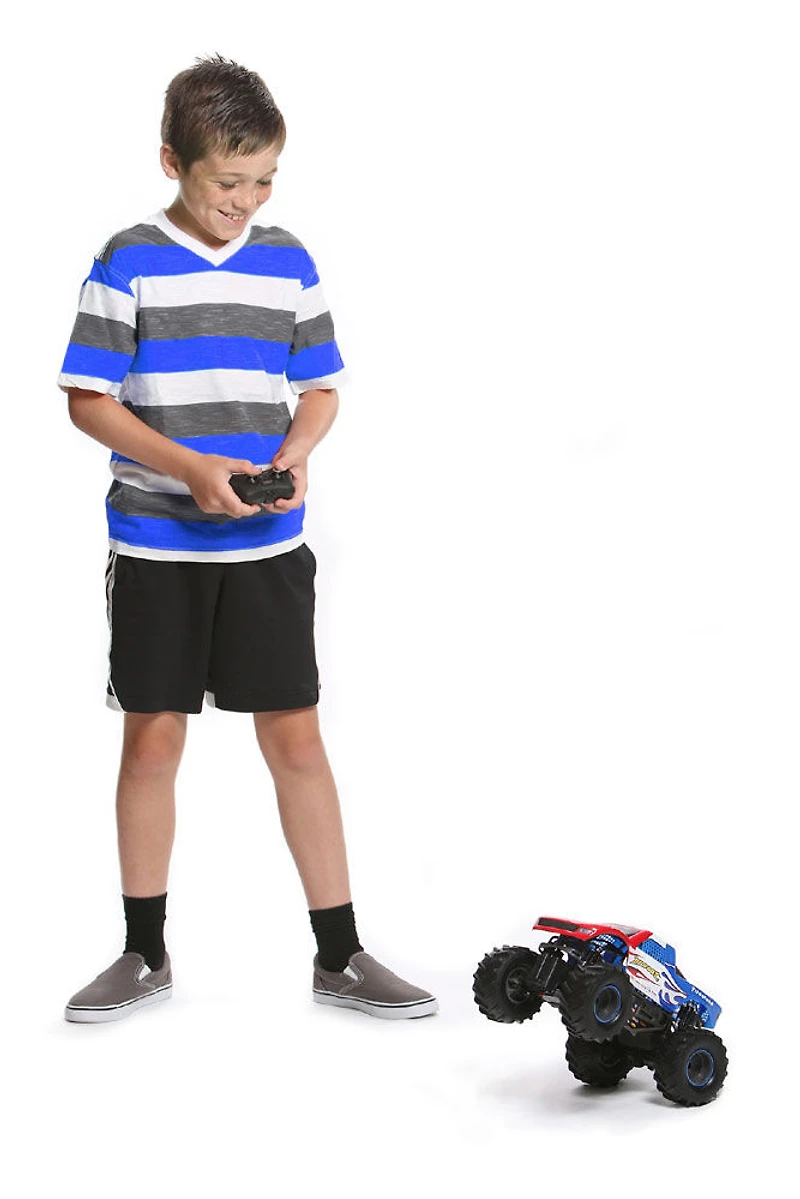 Camions Monster radiocommandés, échelle 1:15 Bigfoot Rouge, Blanc et Bleu - Notre exclusivité