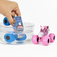 Monster Jam, Monster trucks Sparkle Smash vs. Ice Cream Man officiels qui changent de couleur en métal moulé, échelle 1:64