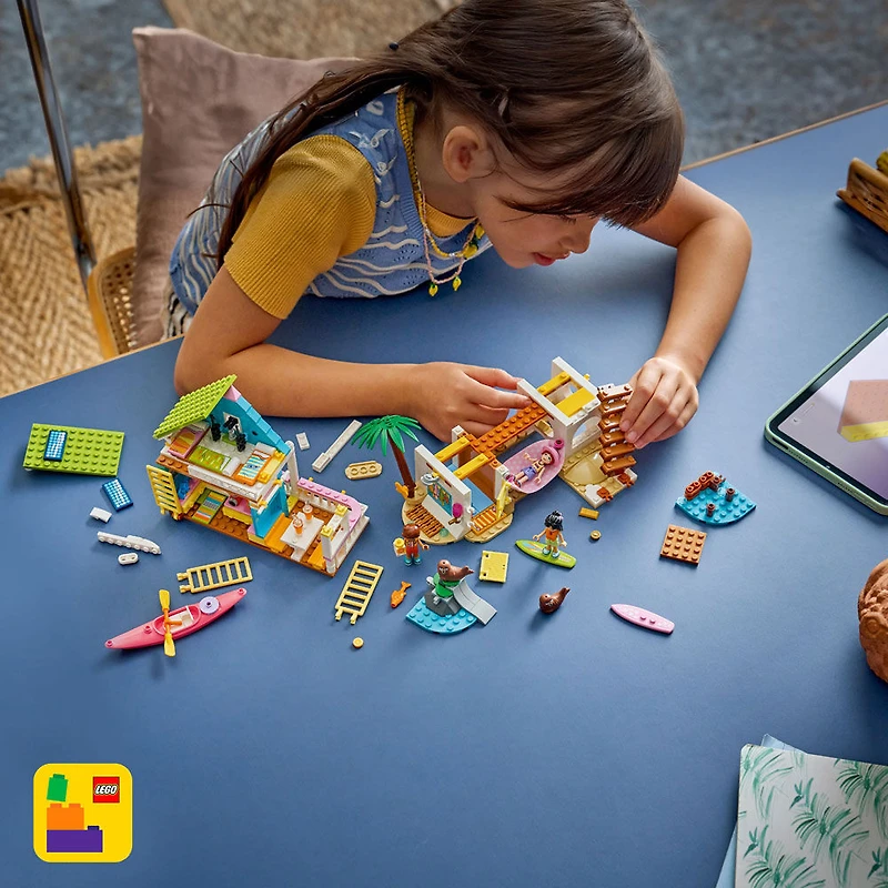LEGO Friends La Maison sur la Plage et les Phoques - Ensemble de Construction avec 3 Minipoupées et 2 Phoques - 42699
