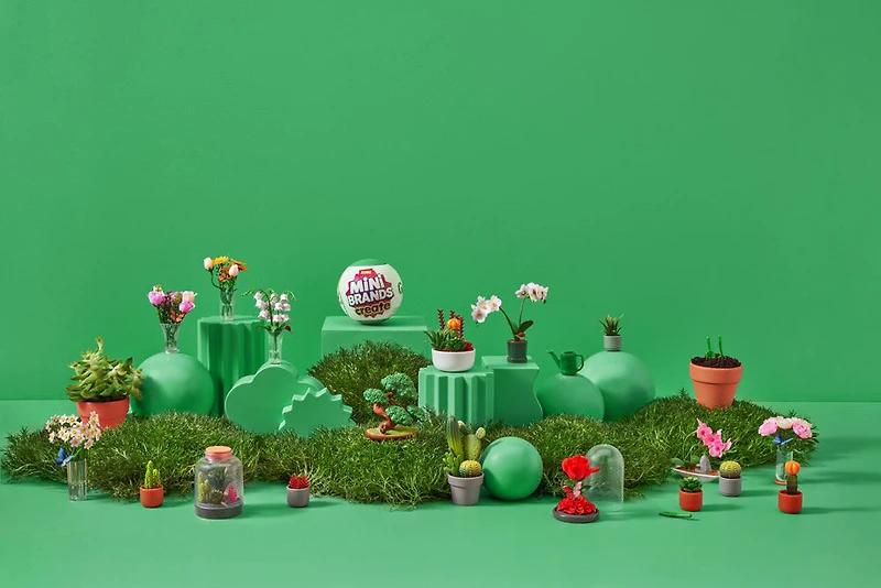 Mini Brands Create Garden Capsule
