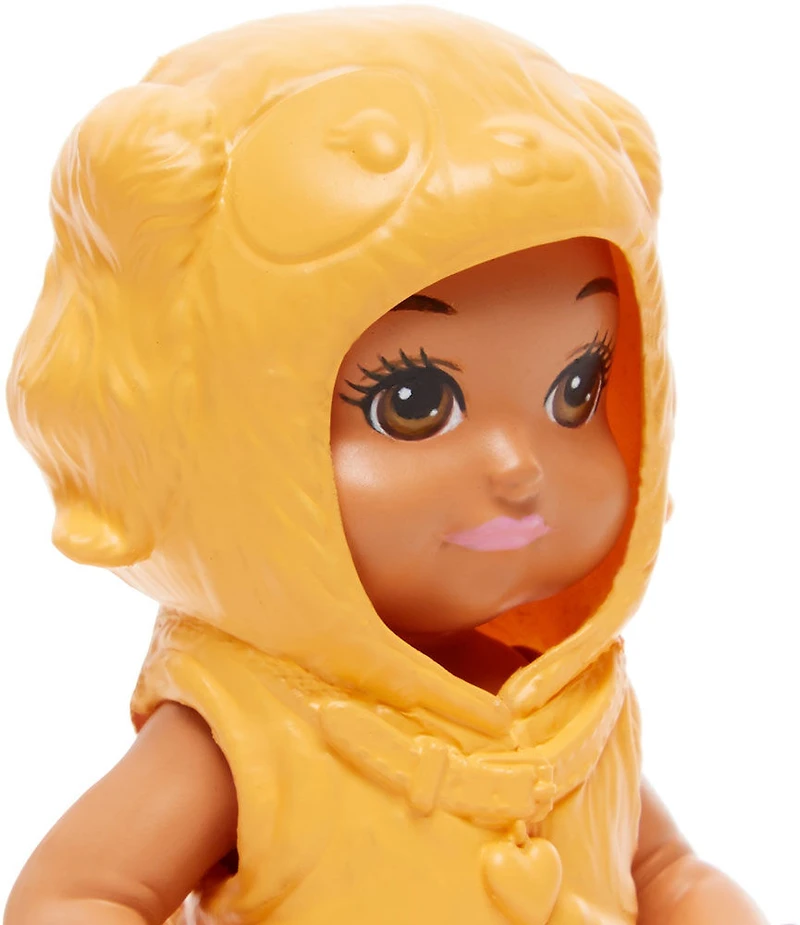 Poupée bébé ​Skipper Babysitters Inc. Barbie avec costume-barboteuse de chiot dorée et couche amovibles