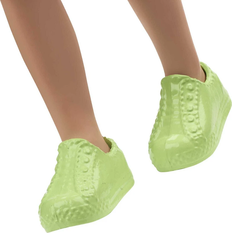 Barbie Club Chelsea Boy Doll (6-inch Brunette) with Skateboard Shirt and Shorts