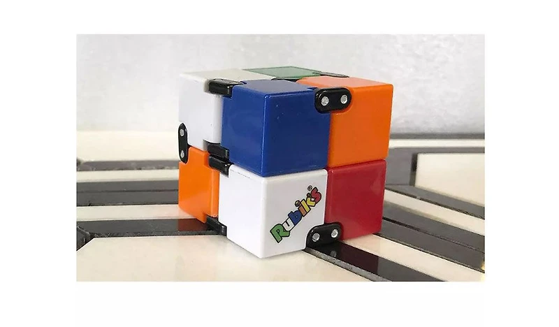 Rubik's Infinity Cube Solid Colours