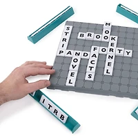 Upwords, Jeu de mots avec lettres à superposer et plateau de jeu rotatif - Jeux pour les soirées jeux en famille