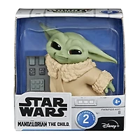 Star Wars The Bounty Collection The Child, Série 2, figurine de 5,5 cm à collectionner, " bébé Yoda " touchant le bouton