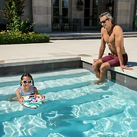 Swimways, Minnie Mouse, Planche de natation, aide à la natation et brassards pour la piscine, Minnie Mouse