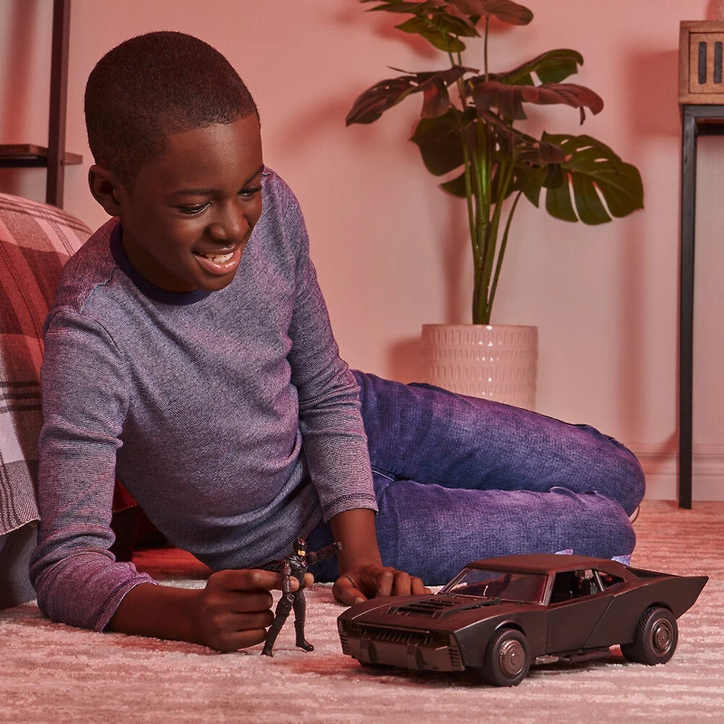 DC Comics, Batman Batmobile avec figurine Batman de 10 cm, effets sonores et lumineux, Pièce à collectionner du film Batman