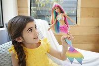 Poupée Barbie Sirène Rainbow Magic ​Barbie Dreamtopia avec cheveux arc-en-ciel et caractéristique de changement de couleur activé par l'eau
