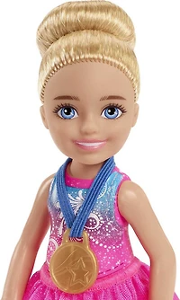 Barbie - Coffret Barbie Chelsea Patineuse avec Poupée Chelsea Patineuse et accessoires
