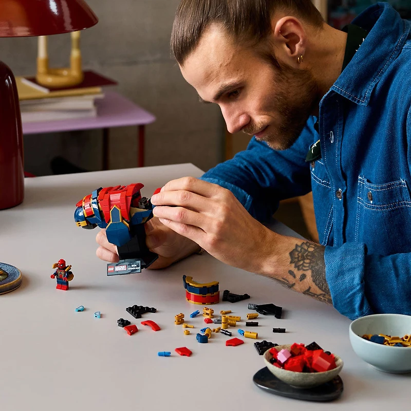 LEGO Marvel Le Buste d'Iron Spider-Man, Ensemble de Construction à Collectionner pour Adultes, Cadeau de Superhéros