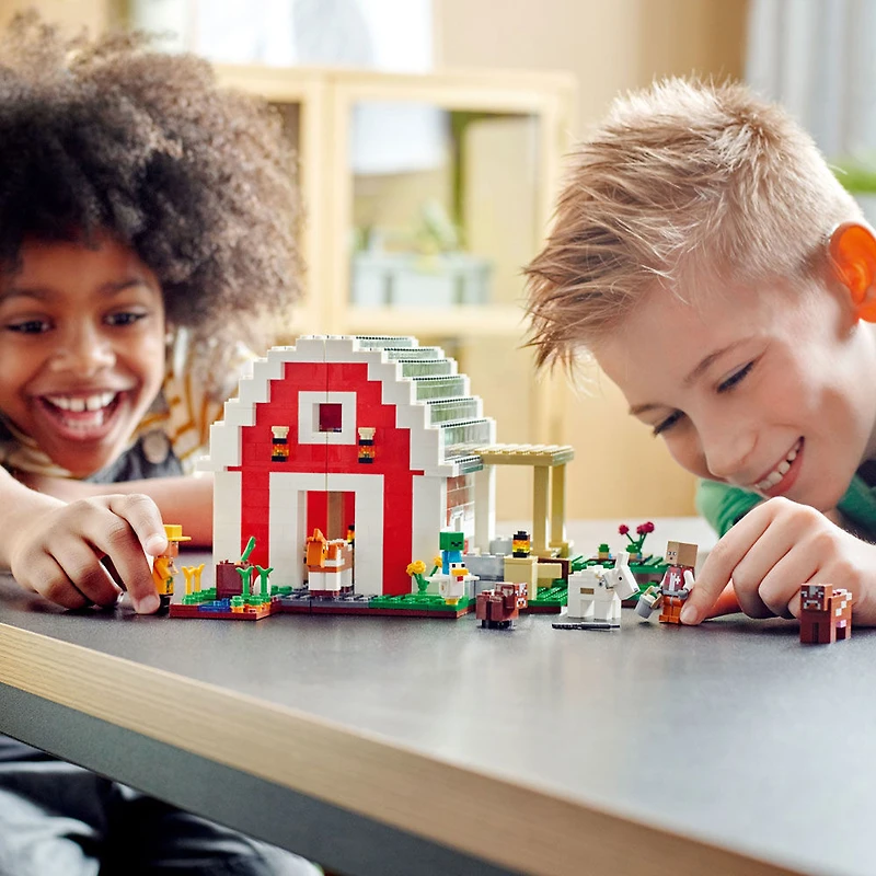 LEGO Minecraft La grange rouge 21187 Ensemble de construction (799 pièces)