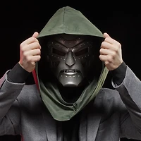 Marvel Legends Series casque de cosplay premium de Doctor Doom