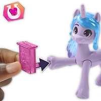 My Little Pony : Marquons les esprits, Izzy Moonbow Magie des marques de beauté, poney de 7,5 cm avec accessoires surprises