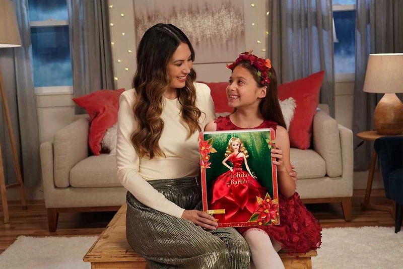 Barbie Doll - Barbie Signature 2022 Holiday Collectible