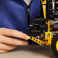 LEGO Technic La Chargeuse sur Pneus Volvo L120 Electric, Jouet de Construction, Cadeau à Construire pour Enfants 42209