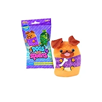 "Dogs Vs. Squirls" (Chien contre écureuils)  -CHONKS! Peluche de 6 pouces.