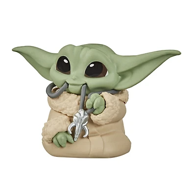 Star Wars The Child figurine de " bébé Yoda " avec collier mandalorien
