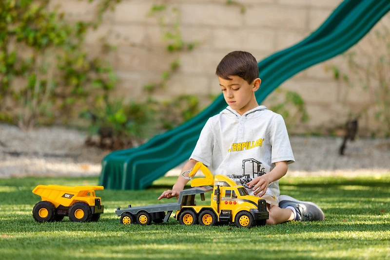 Cat Heavy Movers - Flatbed Truck w/ Dump Truck - R Exclusive