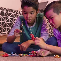 DC Comics, 4-Inch SUPERMAN Action Figure with 3 Mystery Accessories