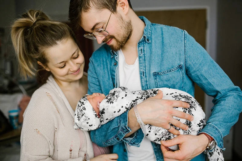 Lulujo Ensemble chapeau et couverture en bambou pour bébé nouveau-né Hello World Floral noir