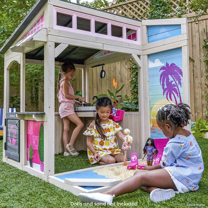 KidKraft Maisonnette d'extérieur Bord de mer en bois Barbie comprenant un ensemble de table et chaises fixable pour poupées
