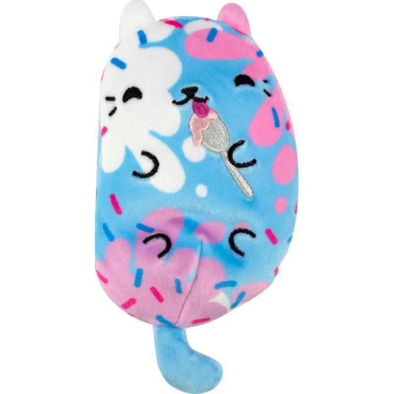 Cats vs Pickles! Condominium de Kitty Cakes