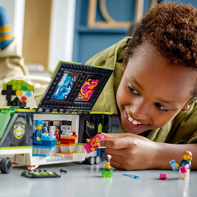 LEGO City Le camion du tournoi de jeux 60388; Ensemble de jouet de construction (344 pièces)